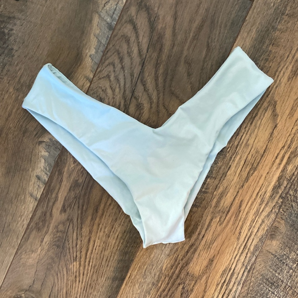 Billabong: blue bikini bottoms